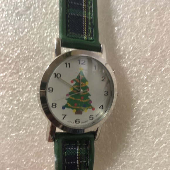 Vintage Cannes Christmas Watch with plaid strap - Picture 5 of 9